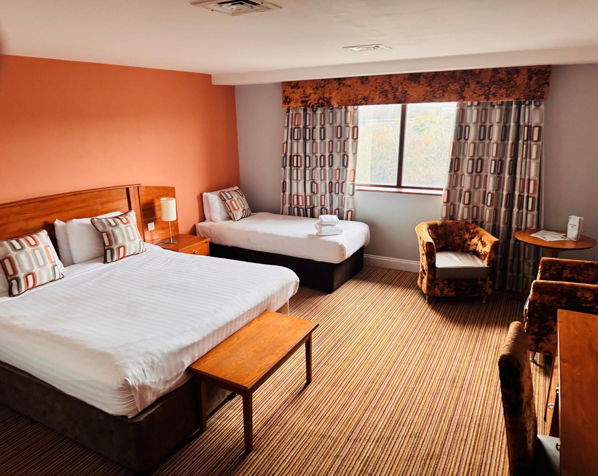 Blanco'S Hotel Port Talbot Ngoại thất bức ảnh